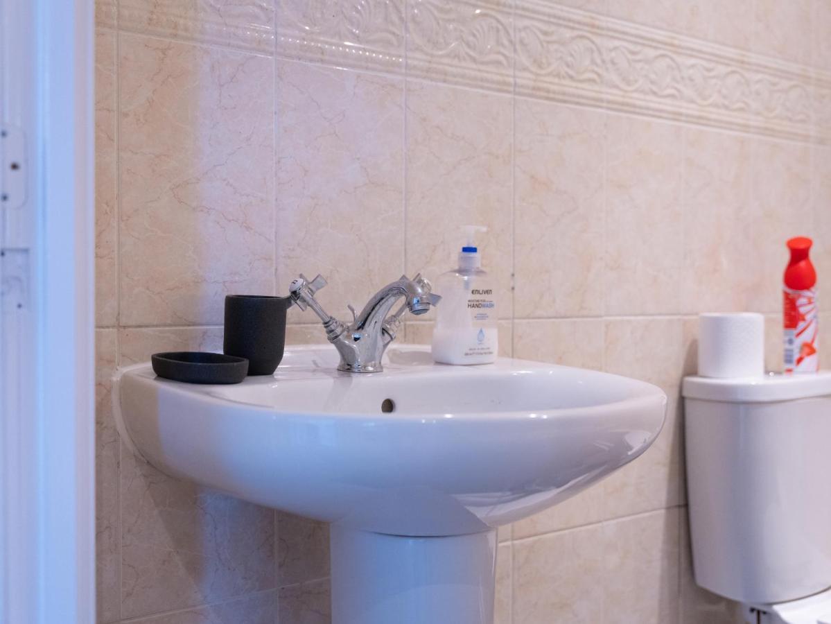 Luxury 2 Bed Apartment - Near Heathrow, Legoland, Windsor Slough Exteriér fotografie