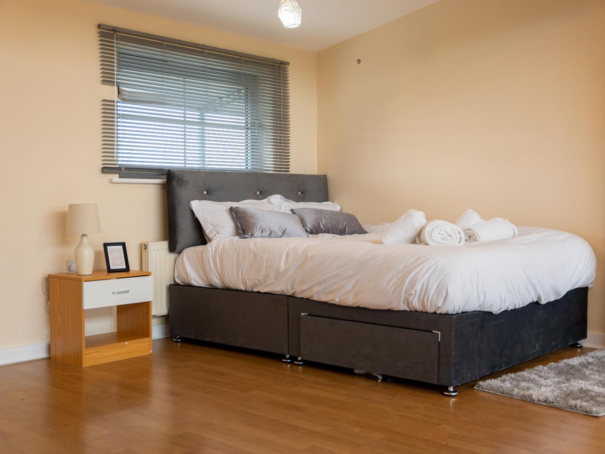 Luxury 2 Bed Apartment - Near Heathrow, Legoland, Windsor Slough Exteriér fotografie