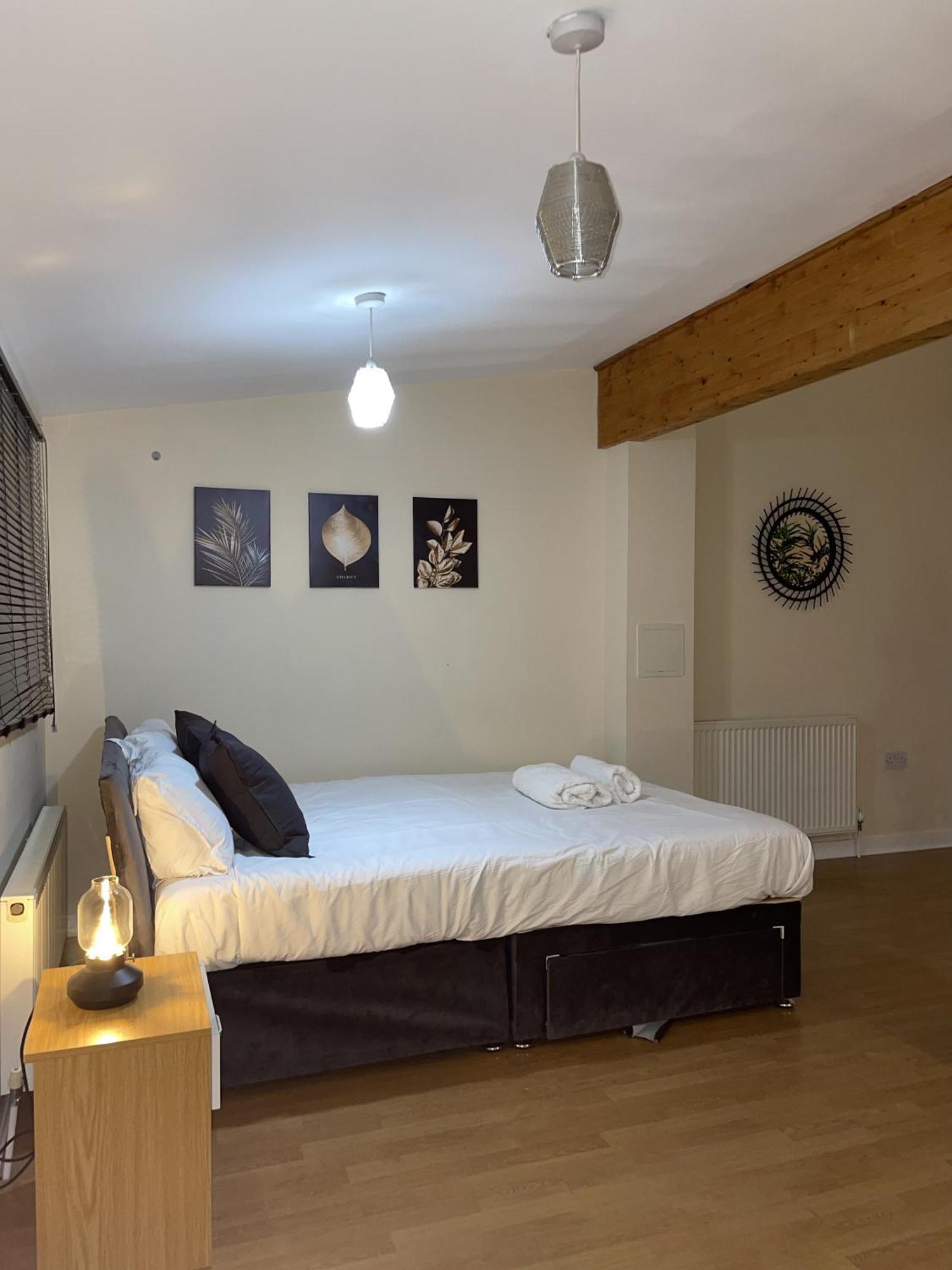 Luxury 2 Bed Apartment - Near Heathrow, Legoland, Windsor Slough Exteriér fotografie